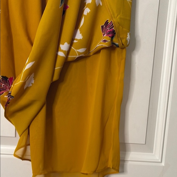 EUC Women’s Apt. 9 Sleeveless Blouse with Front Tie - Picture 5 of 5